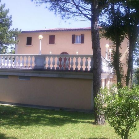 Villa Montrona Rr Имола Екстериор снимка