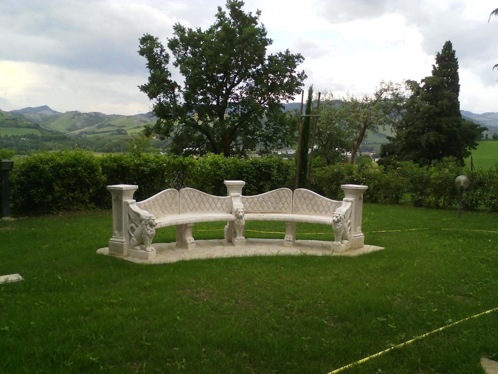 Villa Montrona Rr Имола Екстериор снимка